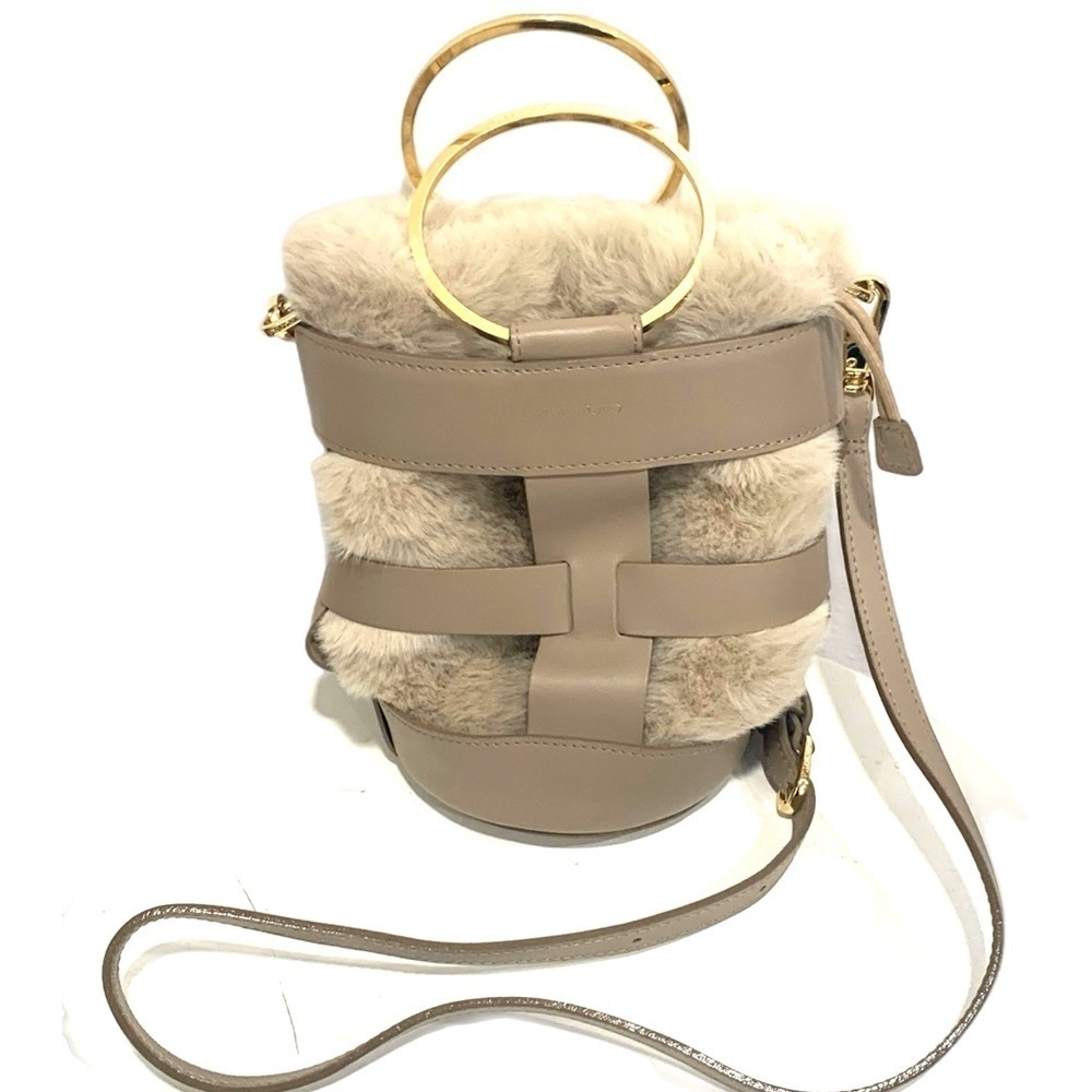 Viola d’oro beige fur bag